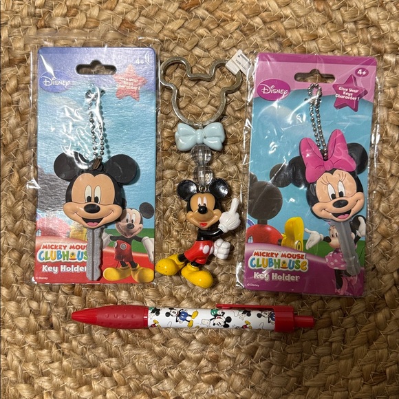Disney Other - Disney Mickey Mouse Key Holder, Key Chain & Pen Bundle 🐭